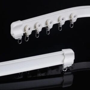 Bendable curtain rack
